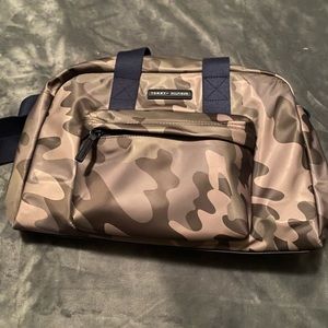 Tommy Hilfiger Camo Weekend Bag
